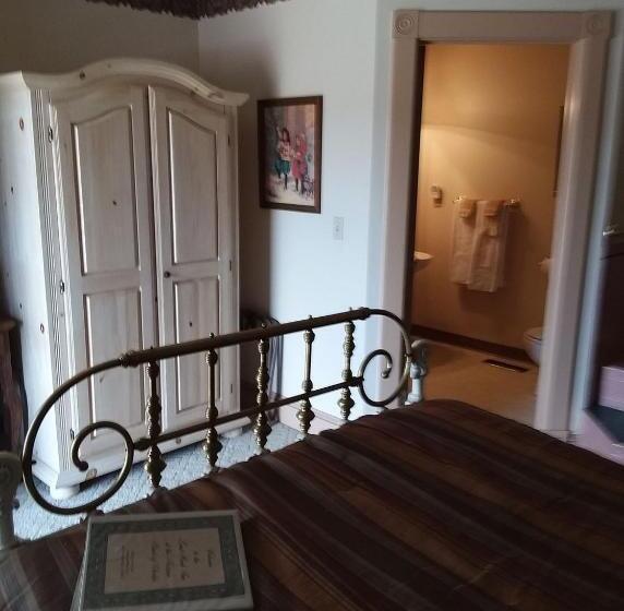 غرفة قياسية مزوَّدة بجاكوزي, Landmark Inn At The Historic Bank Of Oberlin