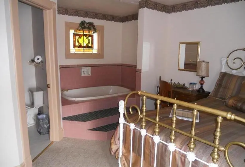 Standard-huone Poreallas, Landmark Inn At The Historic Bank Of Oberlin