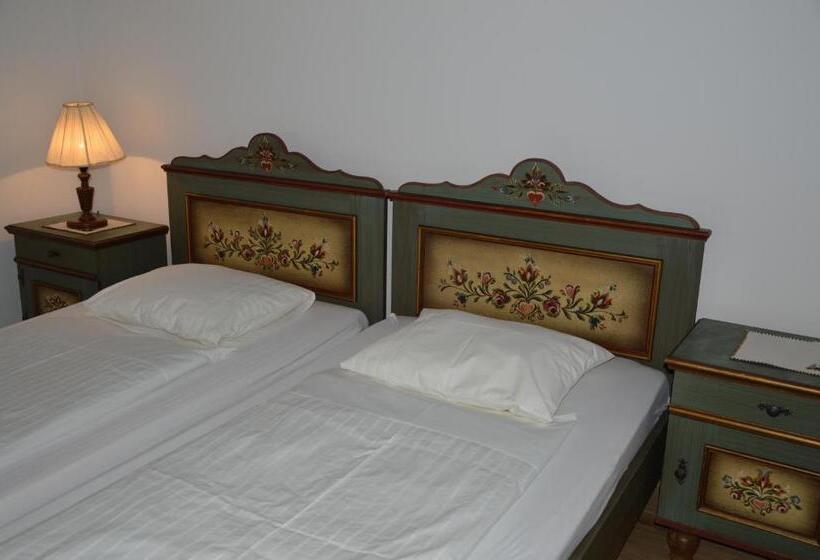 Standard Kolmen Hengen Huone, Szent Iván Vendégház