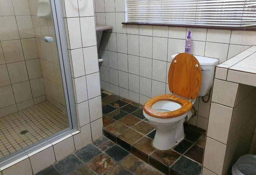 家庭间, Tamboti House