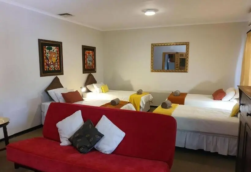 اتاق استاندارد سه نفره, Tamboti House