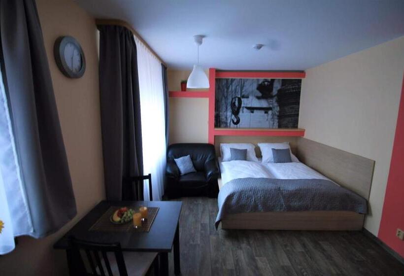 חדר סטנדרט, U Admirala