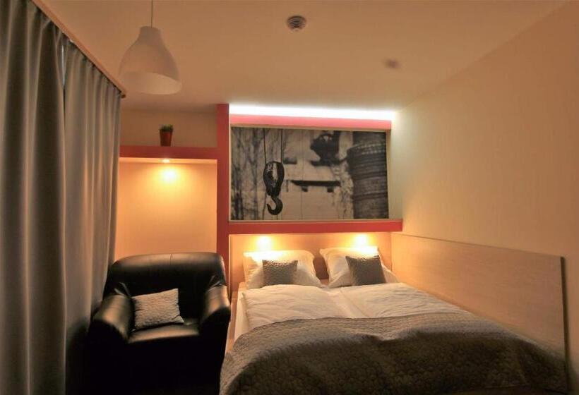 חדר סטנדרט, U Admirala