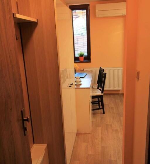 חדר דלוקס, U Admirala