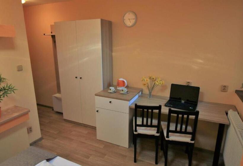 חדר דלוקס, U Admirala