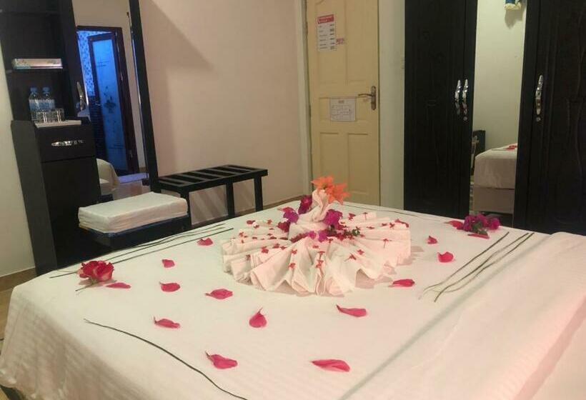 اتاق لوکس, Vieni Qua Grand