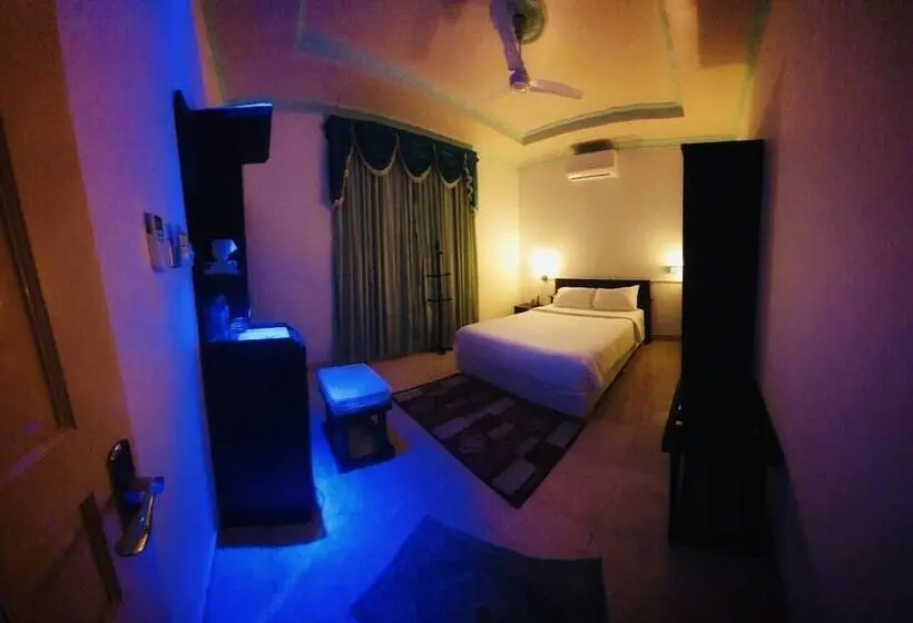 اتاق لوکس, Vieni Qua Grand