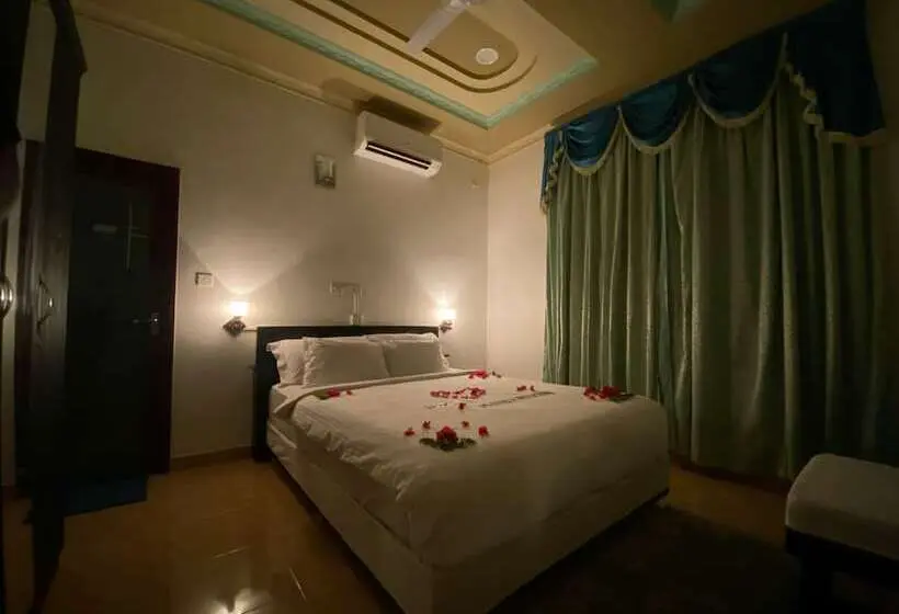 اتاق لوکس, Vieni Qua Grand