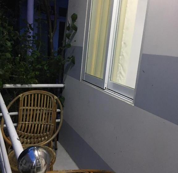 اتاق اکونومی, Nostress Guest House