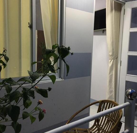 اتاق اکونومی, Nostress Guest House