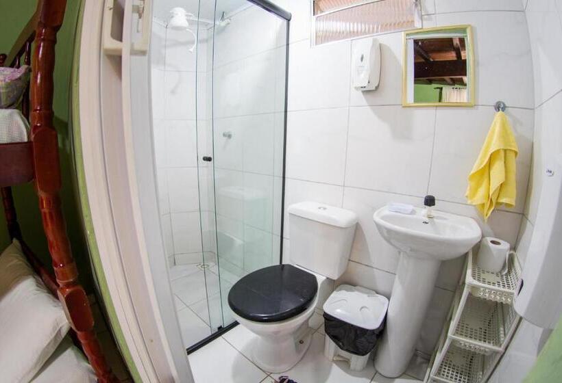 ルームシェアのワンベッド, Pousada Mãe Natureza Ilha Grande