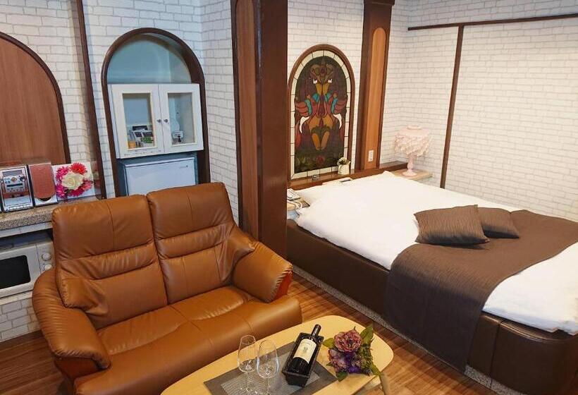 Quarto Estandar, Munakata Pal