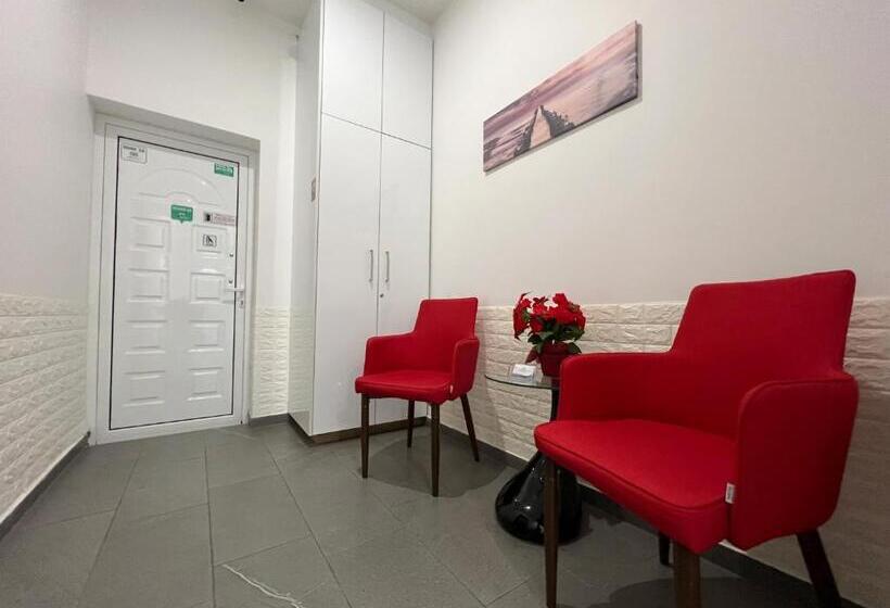 اتاق اکونومی, Apollo Rooms By Albert S Apartment