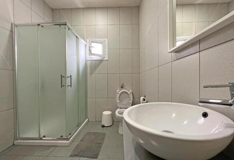 اتاق اکونومی, Apollo Rooms By Albert S Apartment