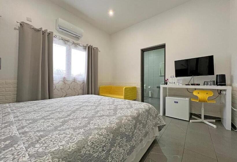 اتاق اکونومی, Apollo Rooms By Albert S Apartment