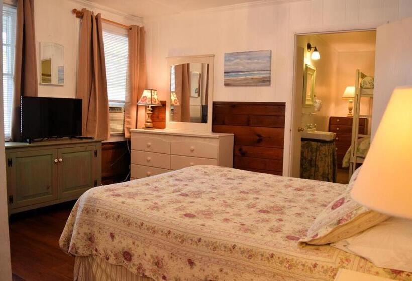 패밀리 룸, Blackbeard's Lodge