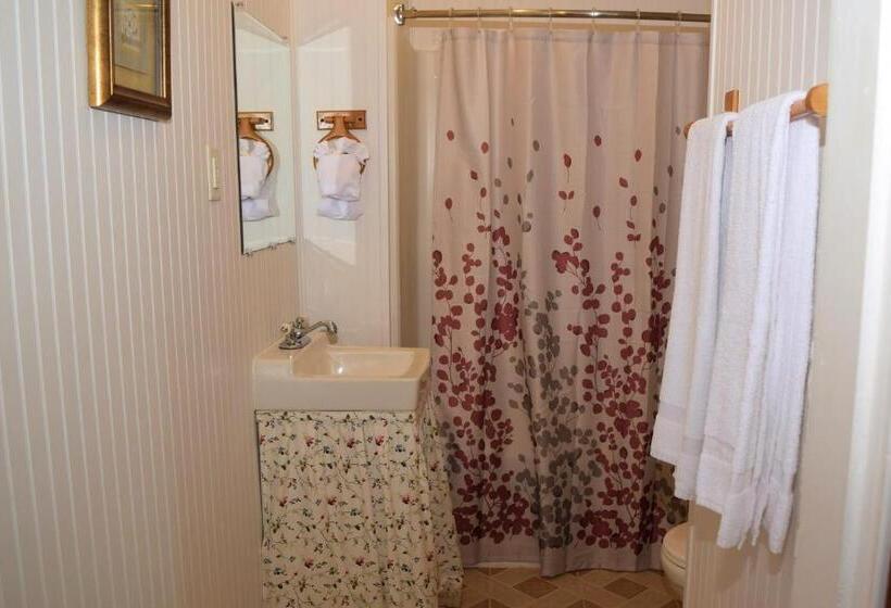 침실 2개 스위트, Blackbeard's Lodge