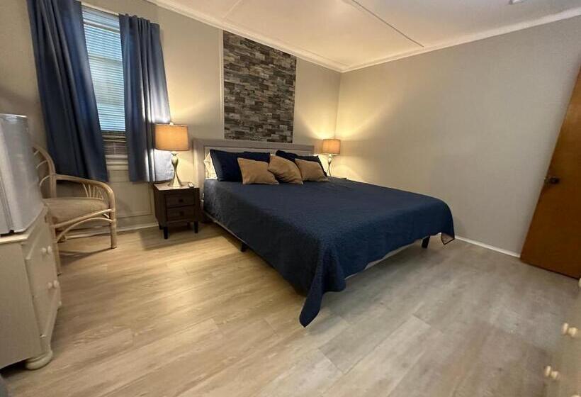 스탠다드 룸 킹사이즈 침대, Blackbeard's Lodge