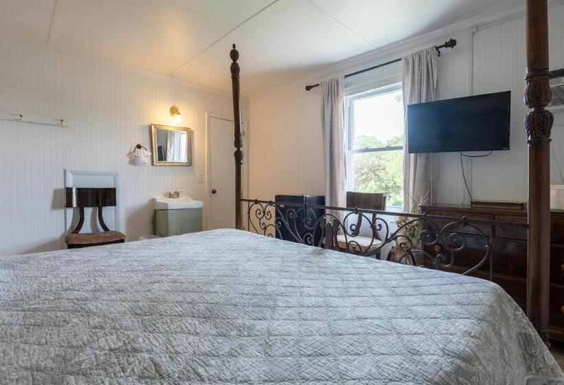 스탠다드 룸 킹사이즈 침대, Blackbeard's Lodge