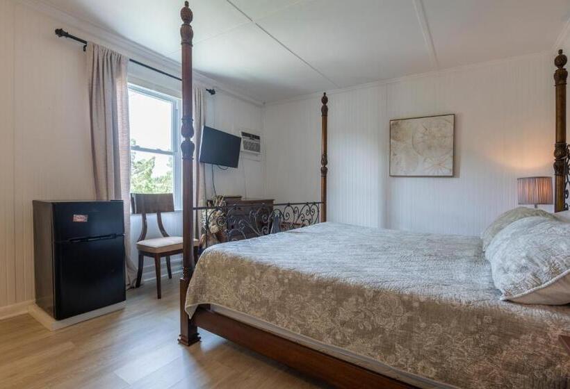 스탠다드 룸 킹사이즈 침대, Blackbeard's Lodge