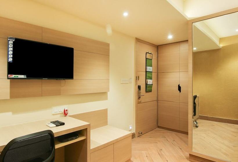 Номер Стандарт, Treebo Hoops   Airport