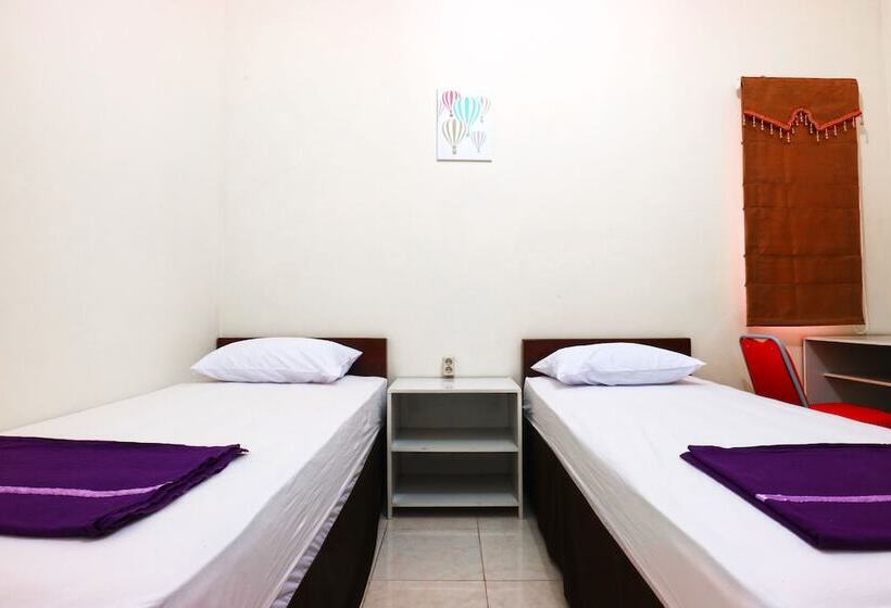 Cameră Standard, Casa Sidoluhur 17