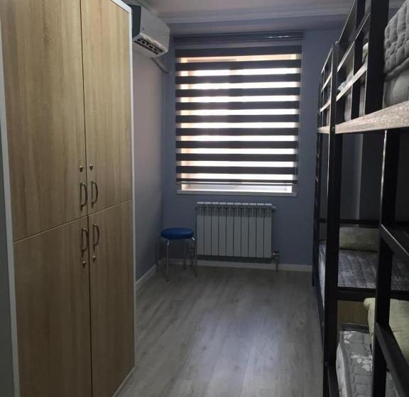 اتاق کلاسیک چهارنفره, Hostel   Guest House Meyman