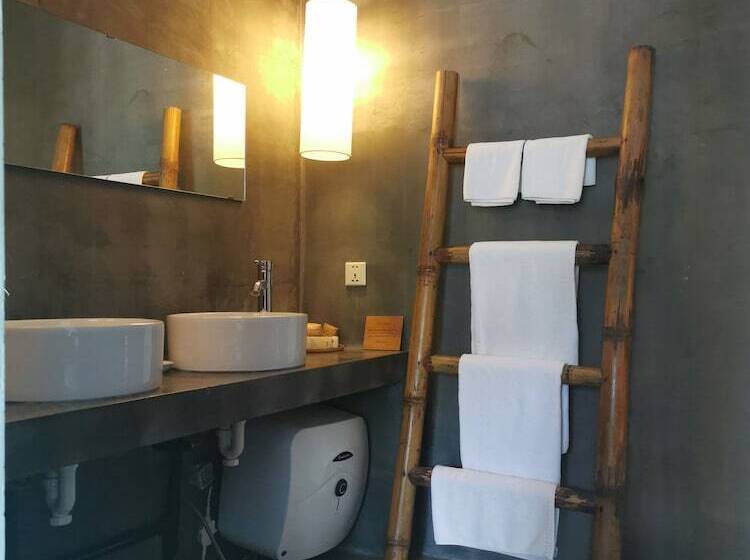 海景套房, Mittali Beach