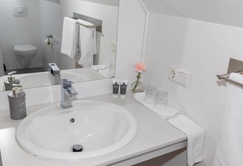 Deluxe Room Mountain View, North