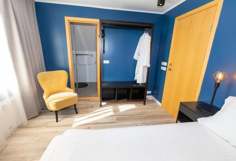 Deluxe Room Mountain View, North