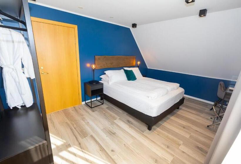 Deluxe Room Mountain View, North