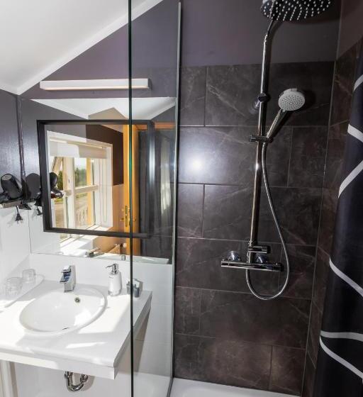 اتاق خانوادگی, North