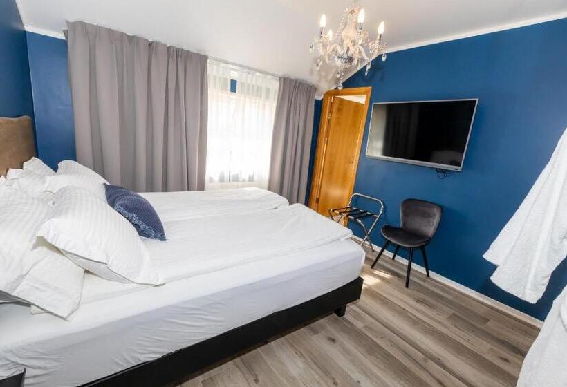 اتاق استاندارد با چشمانداز کوهستان, North