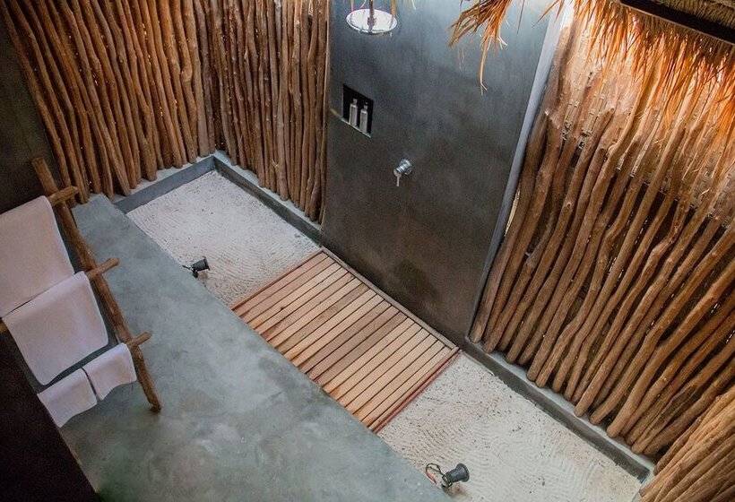 كوخ ديلوكس, Tamu Koh Rong