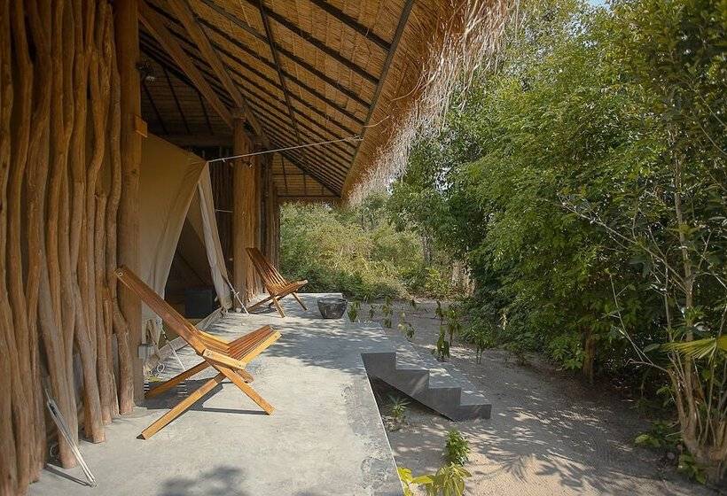 كوخ ديلوكس, Tamu Koh Rong