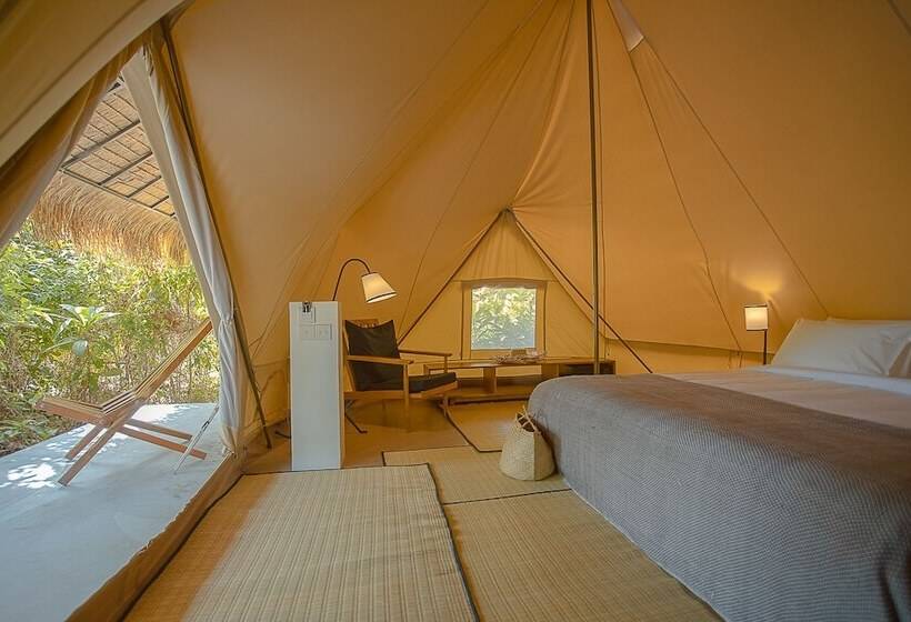 كوخ ديلوكس, Tamu Koh Rong