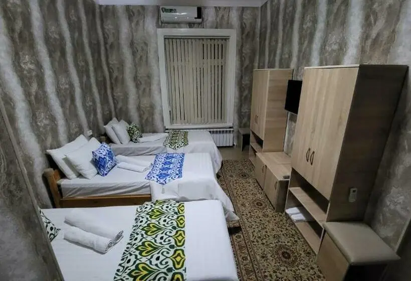 Deluxe Neljän Hengen Huone, Alisher B&b