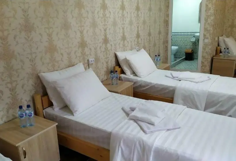 Deluxe Neljän Hengen Huone, Alisher B&b