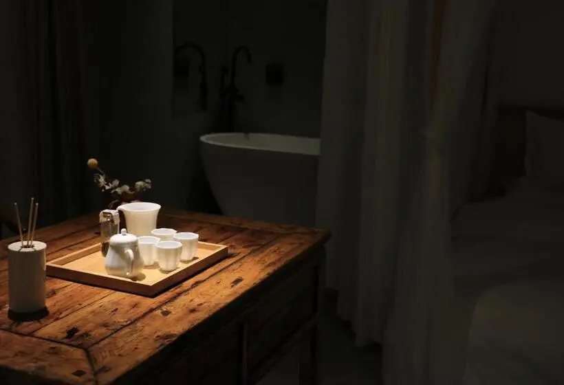 Deluxe Zimmer, Moonlight