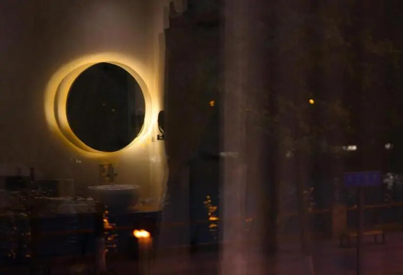 Deluxe Zimmer, Moonlight