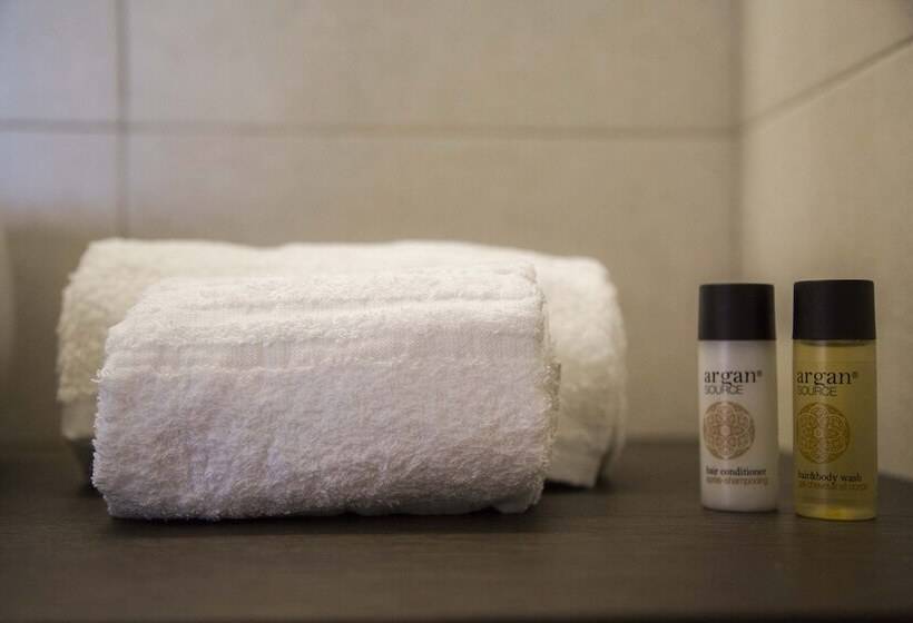 اتاق لوکس, Tuile34