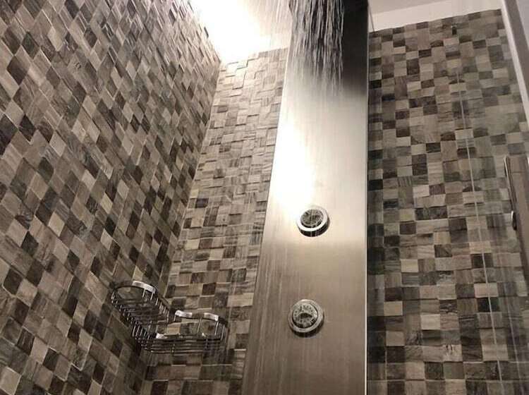 اتاق لوکس, Tuile34