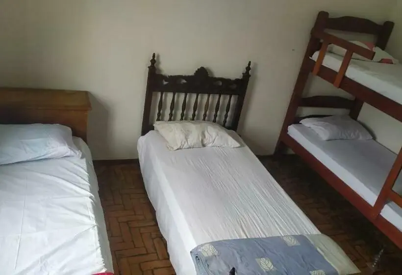 Chambre Quadruple Économique avec Salle de Bains Commune, Hostel Da Moda