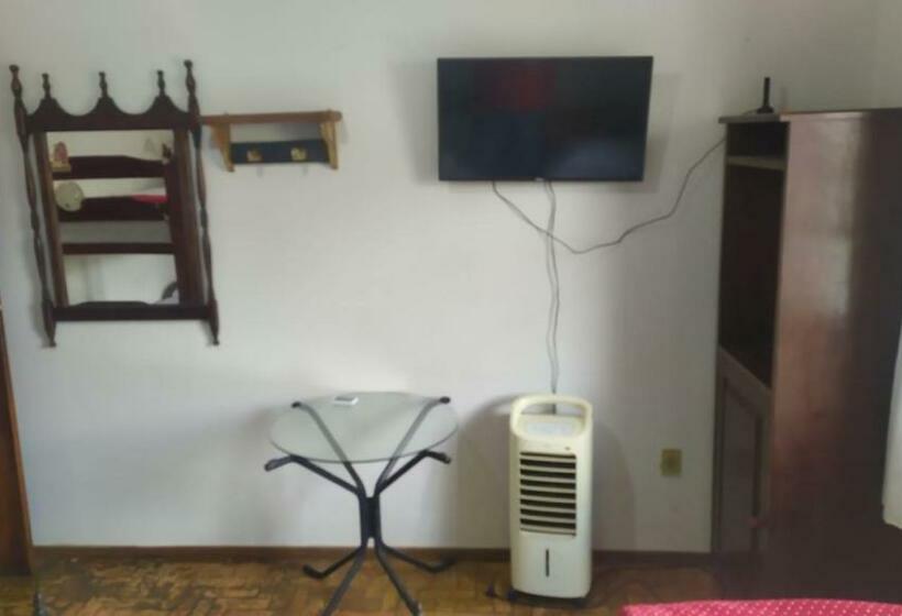 הכלכלה חדר לארבעה עם מקלחת משותפת, Hostel Da Moda