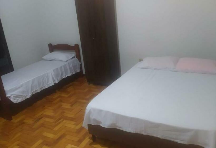 Четырехместный номер эконом класса с общей ванной комнатой, Hostel Da Moda