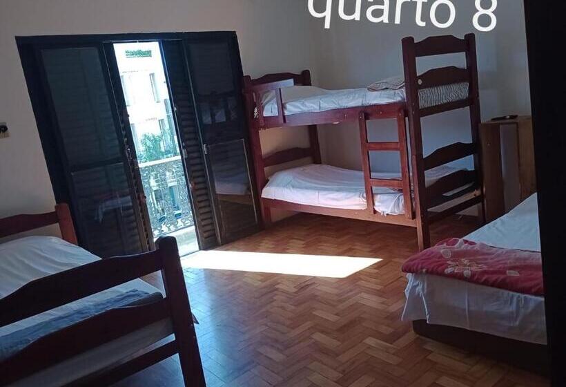 Четырехместный номер эконом класса с общей ванной комнатой, Hostel Da Moda
