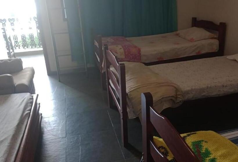 חדר סטנדרטי לארבעה עם חדר אמבטיה משותף, Hostel Da Moda