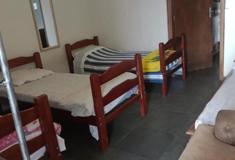 חדר סטנדרטי לארבעה עם חדר אמבטיה משותף, Hostel Da Moda