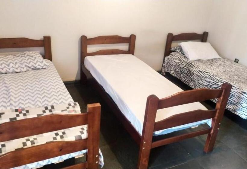 חדר סטנדרטי לארבעה עם חדר אמבטיה משותף, Hostel Da Moda