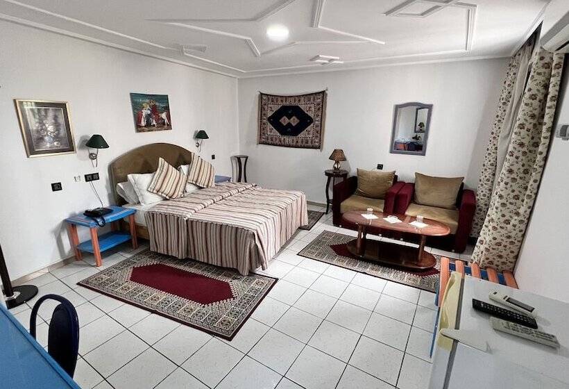 اتاق استاندارد, Annakhil